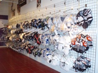 Total Hockey: Shoulder Pads